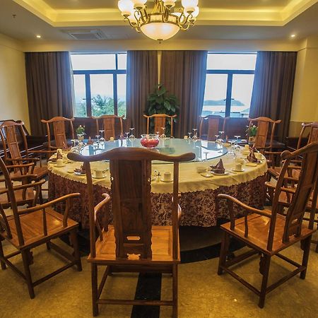 Yuhuayuan Seaview Hotel Sanya Luaran gambar
